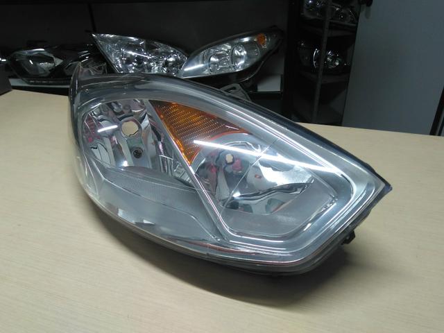 Farol ford fiesta rocan direito cromado 2009 2010 2011