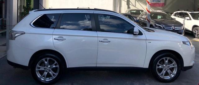Mitsubishi Outlander 3.0 GT - TOP c/ Teto - 7 Lugares - Muito Novo = 0KM! - Foto 6