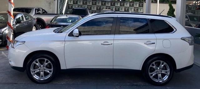 Mitsubishi Outlander 3.0 GT - TOP c/ Teto - 7 Lugares - Muito Novo = 0KM! - Foto 2