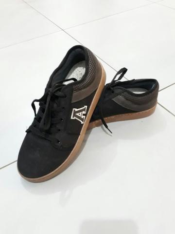 Vendo conjunto com 4 tênis - super bem conservados - semi novos - Foto 6