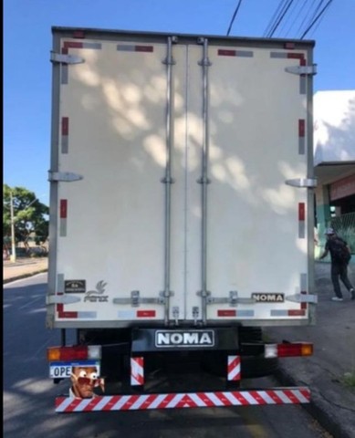 CAMINHÃO BAÚ ACCELO 1016