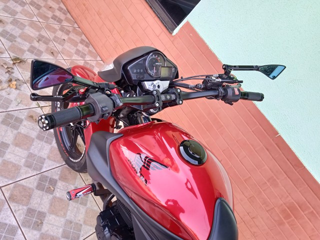 CB 300 DIFERENCIADA