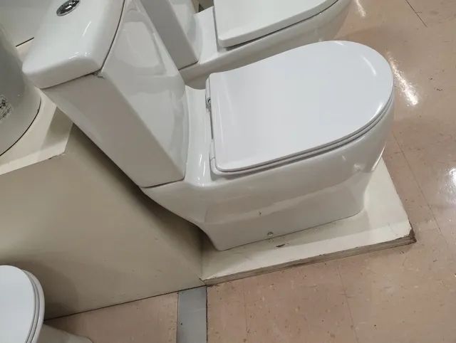 Kit vaso sanitário e assento slim celite  - Foto 2