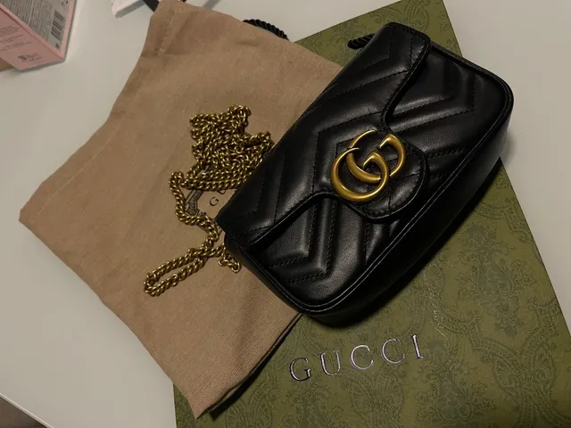 Bolsa Gucci GG Marmont Original Matelasse Minibag de Couro Preto
