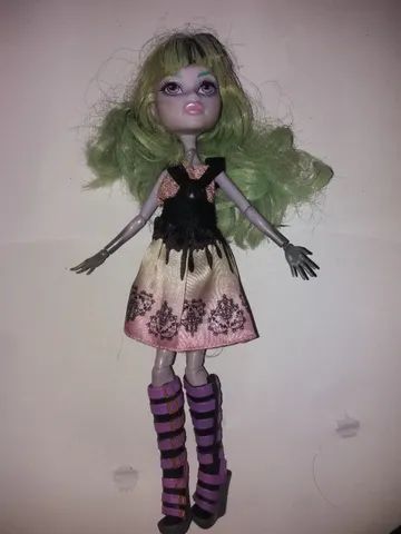 boneca antiga doll de colecao monster high da mattel com roupa e bota