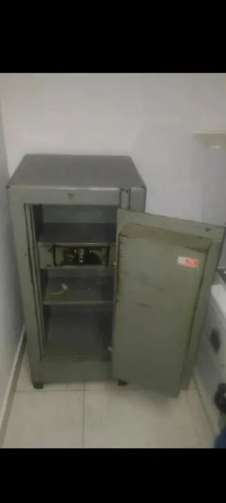 Cofre antigo super pesado  - Foto 2