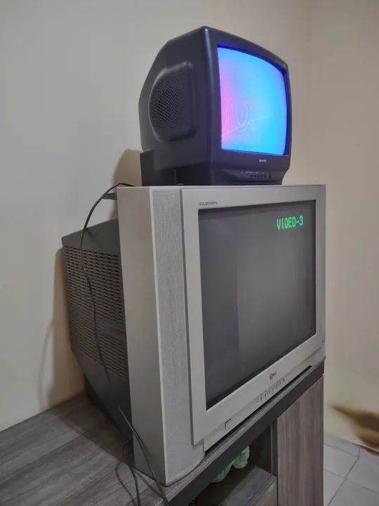 Vendo duas TVs de tubo funcionando - Foto 3