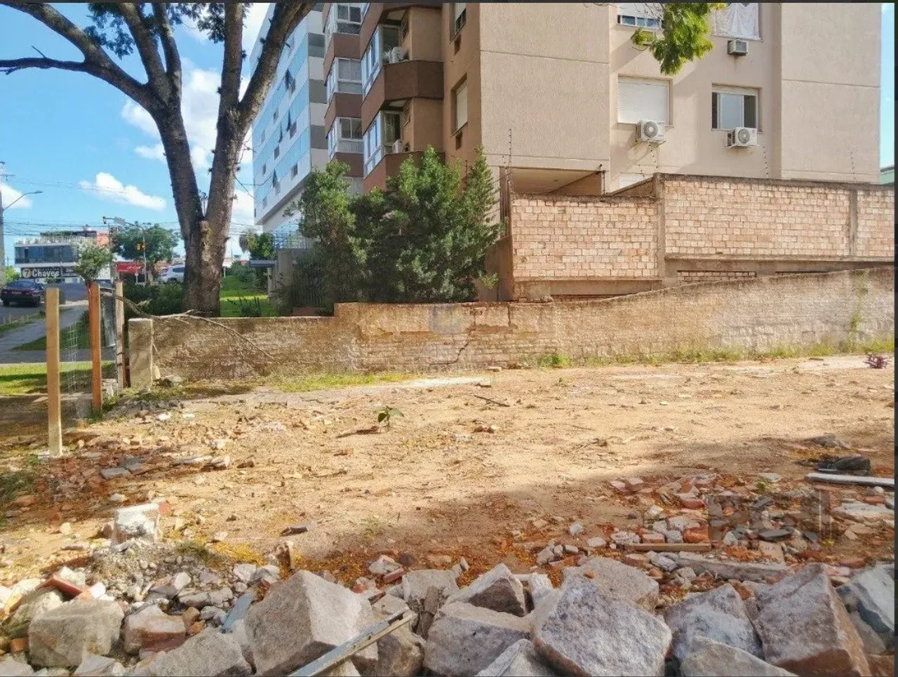 Terreno para Aluguel no bairro Chácara das Pedras com 511 m² de área útil