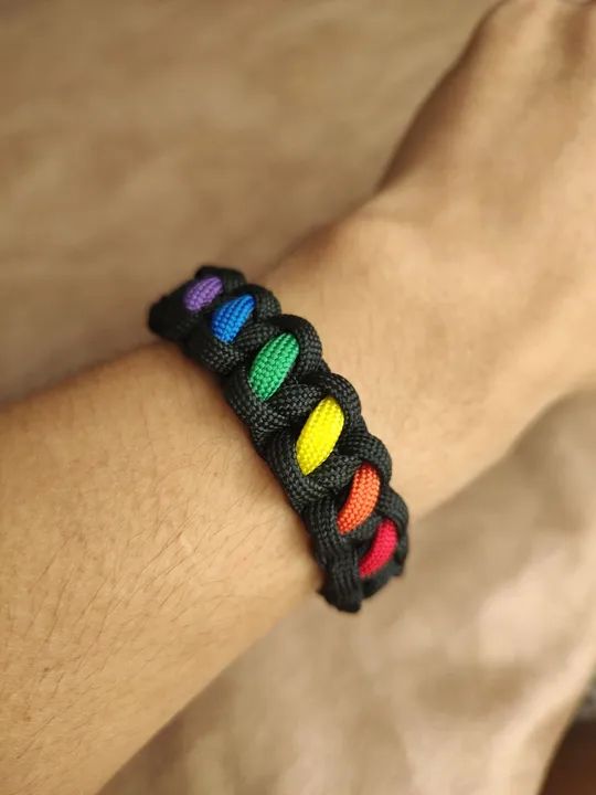 Pulseira LGBT Orgulho Pride - Artesanal e Feita à Mão com corda Paracord 550 gay lesbica