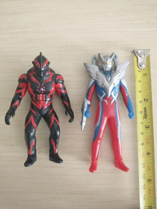 Kit 02 bonecos seriado Ultraman