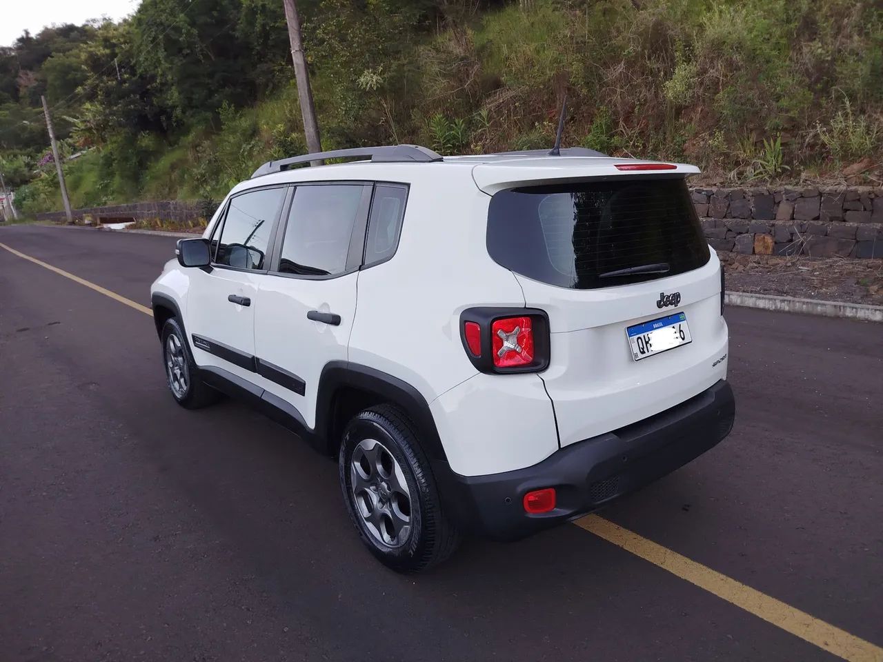 Jeep Renegade Sport 1.8 Manual 2016 - Foto 3
