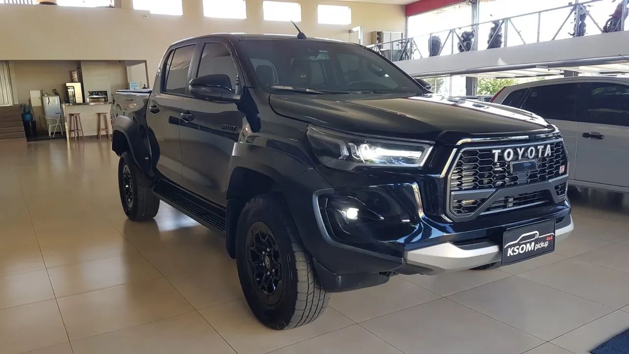 Hilux gr-s 2023 diesel 2.8 de 224cv edição especial - Foto 3