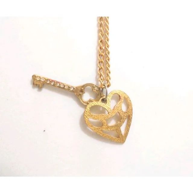 Colar pingente chave do coração - Foto 5