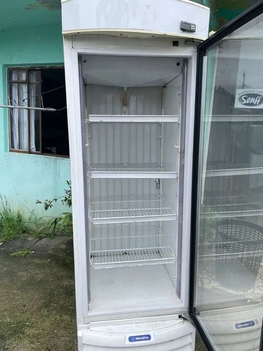 Geladeira Expositora Vertical Metalfrio 220v posso entregar  - Foto 3