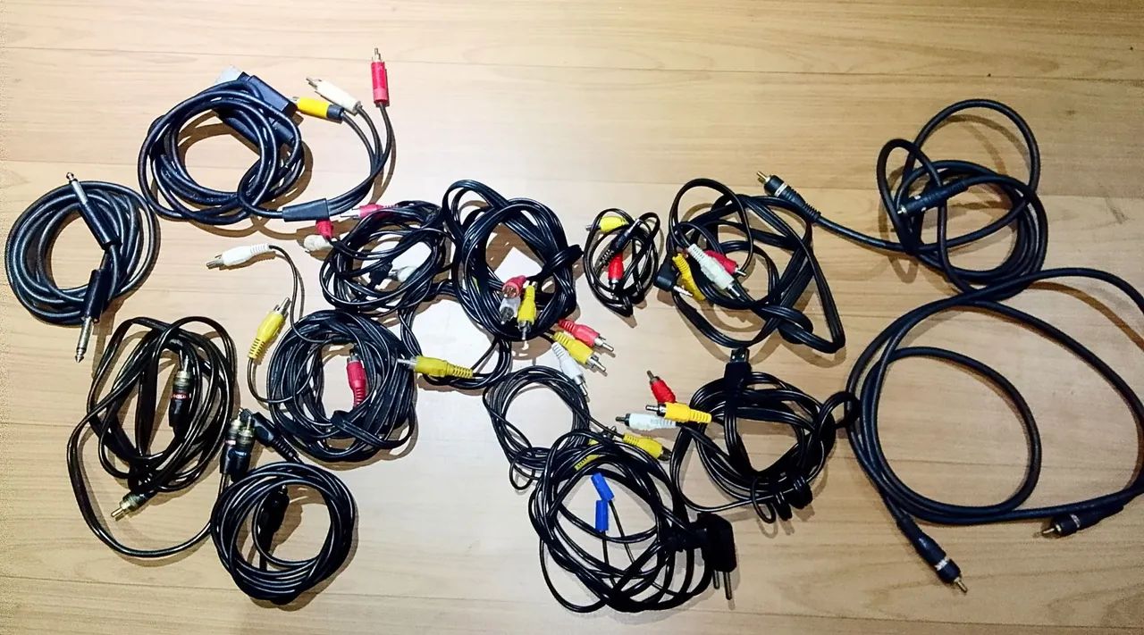 Cabos tipo: de vídeo, RCA, av, áudio 