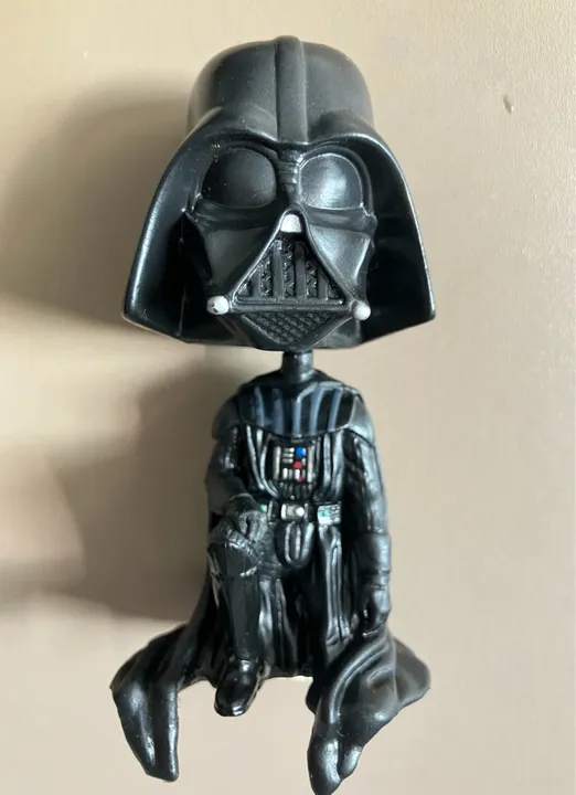 Boneco Darth Vader Star Wars Funko Bobblehead para Monitor PC ou TV