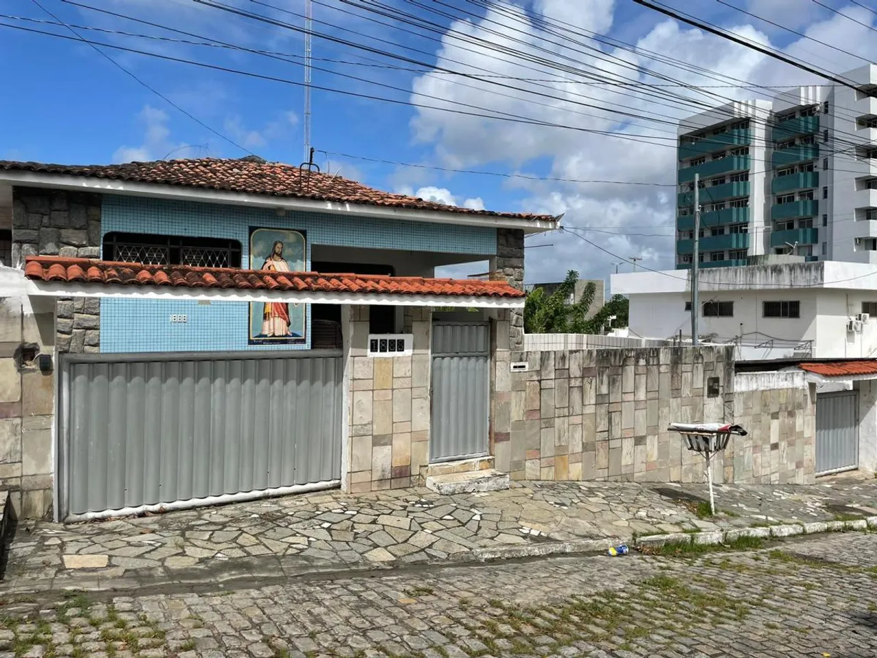 Casa para Venda em João Pessoa, Tambauzinho, 4 dormitórios, 4 suítes, 2 banheiros, 4 vagas
