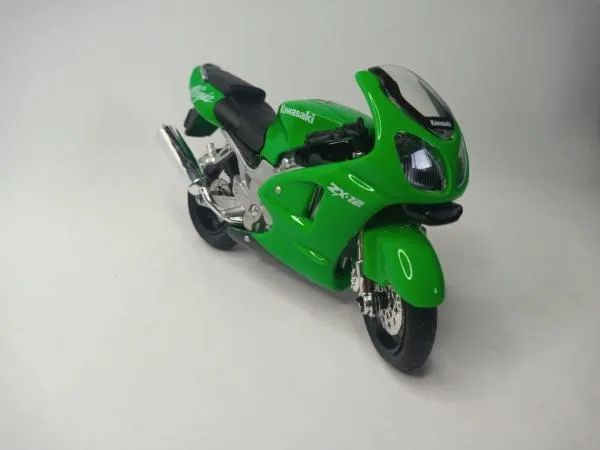 Miniatura Kawasaki Ninja Zx-12 Maisto 1/18 - Hobbies e coleções