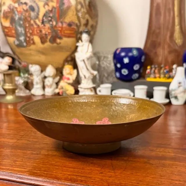 Pequena tigela asiática em metal. - Foto 4