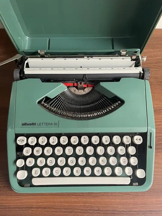 Máquina de Escrever Antiga Olivetti64167788545922120