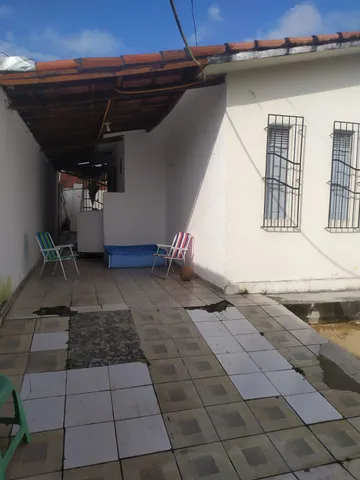 VENDO CASA NO JOCKEY CLUBE, AO LADO DA ESCOLA LUÍZ MARANHÃO.