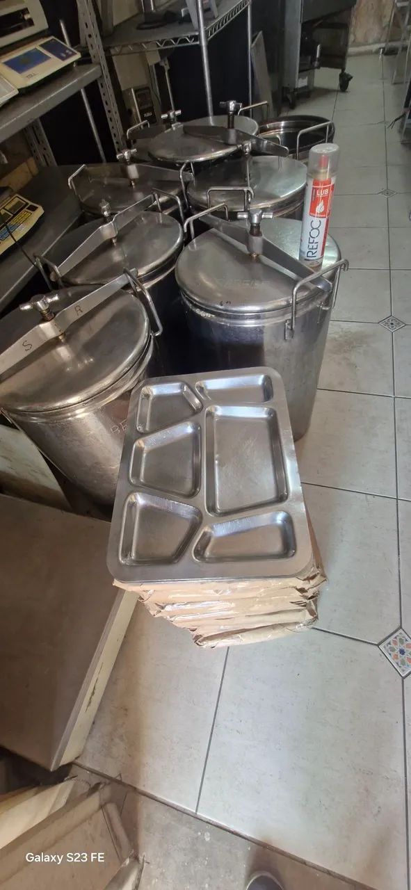  Termocontêiner inox (leia)conservadores 70  litros  - Foto 4