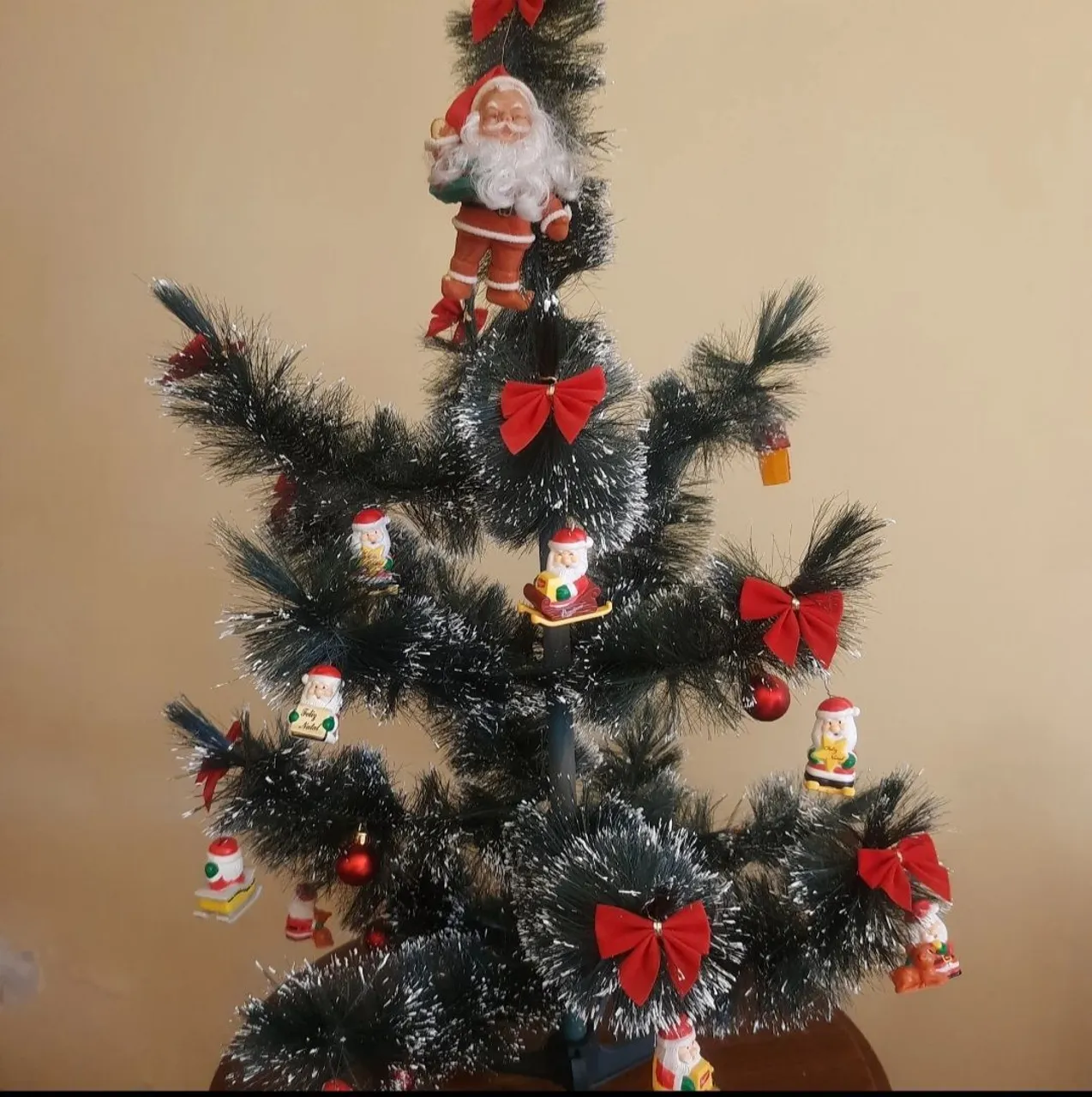 Árvore de Natal Decorada Completa com Pisca Pisca e enfeites