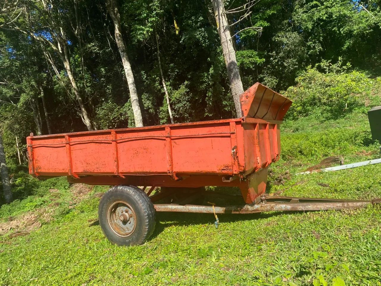 Carreta agrícola basculante 
