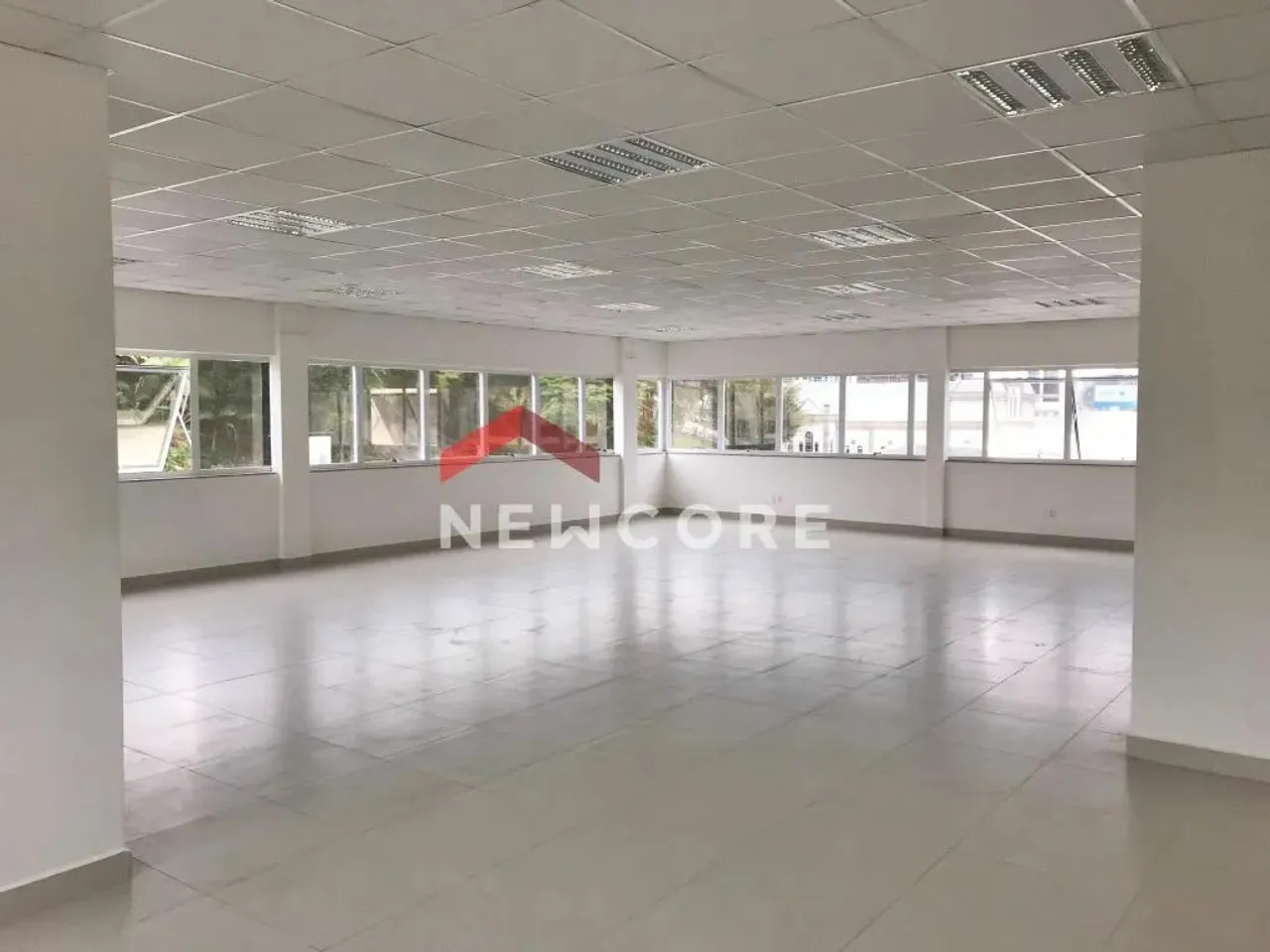Sala comercial em Rua Venezuela - Nações - Balneário Camboriú/SC
