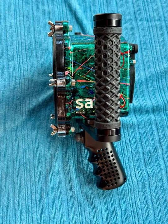 Carcaça Subaquática Salty Surf Housings Para Canon R5 - Foto 6