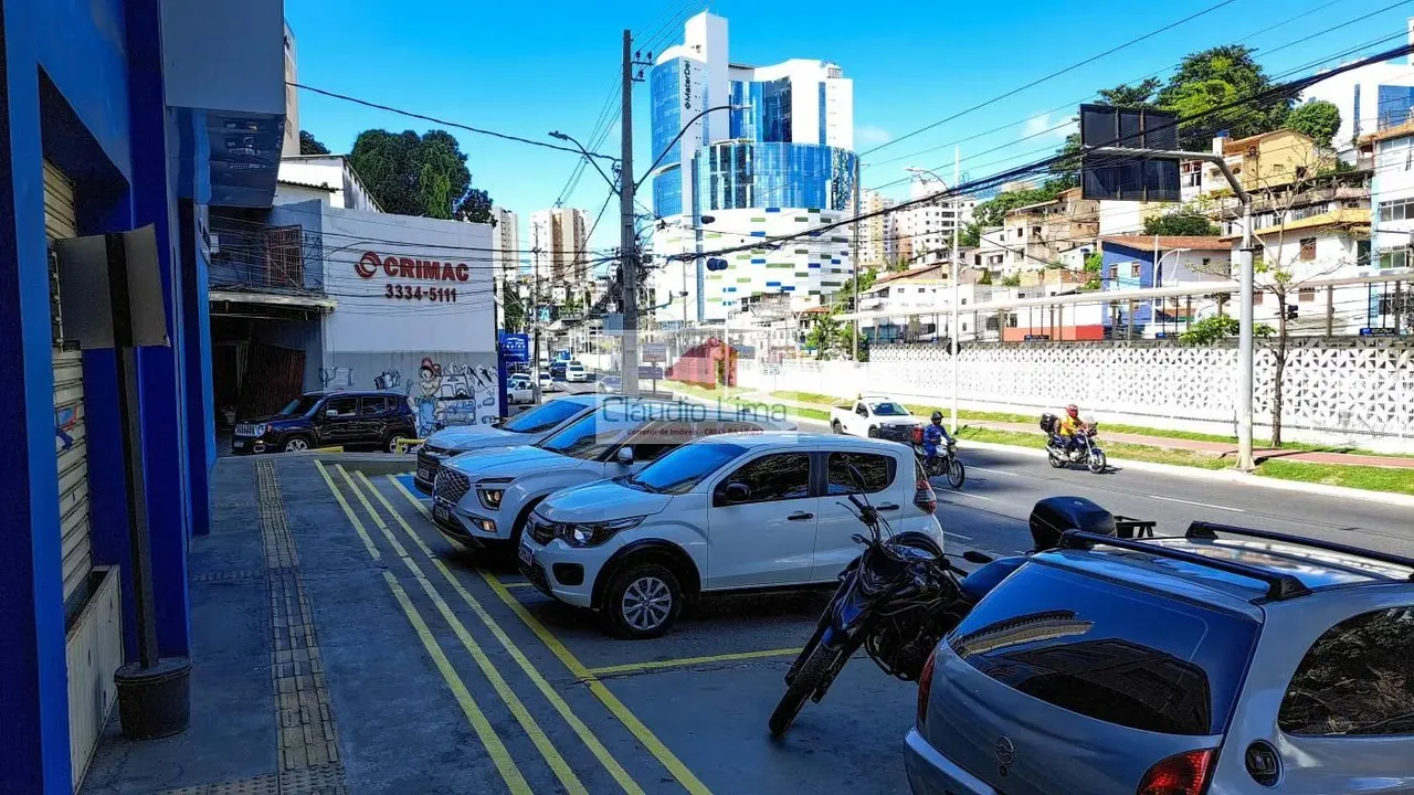 Loja com pé direito alto na Vasco da Gama!