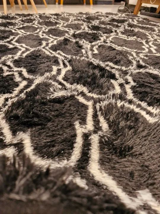 NOVO - Lindo Tapete Peludo Preto e Branco - Foto 4