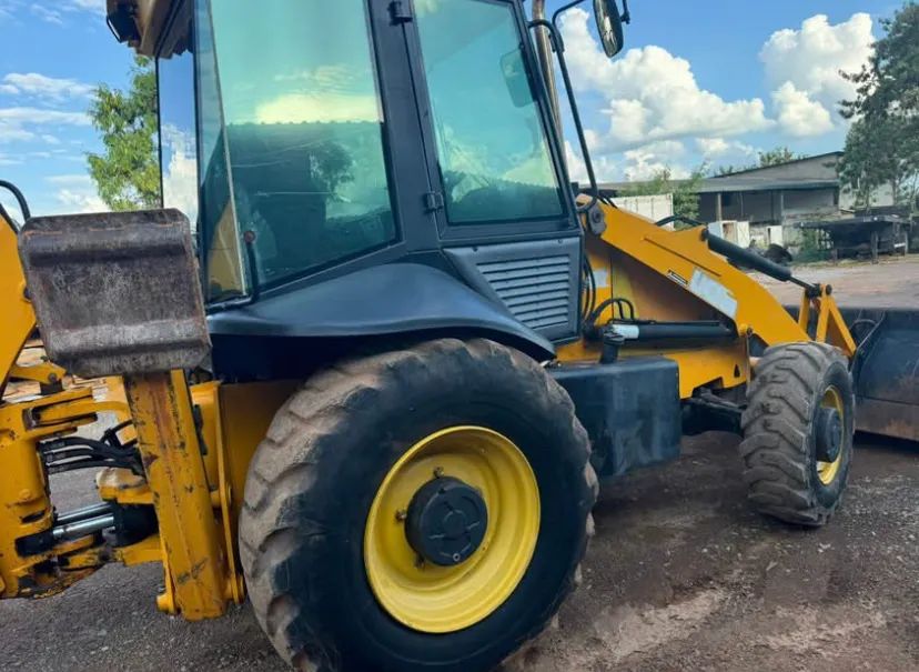 2015 RETROESCAVADEIRA JCB 4X4 - Foto 3