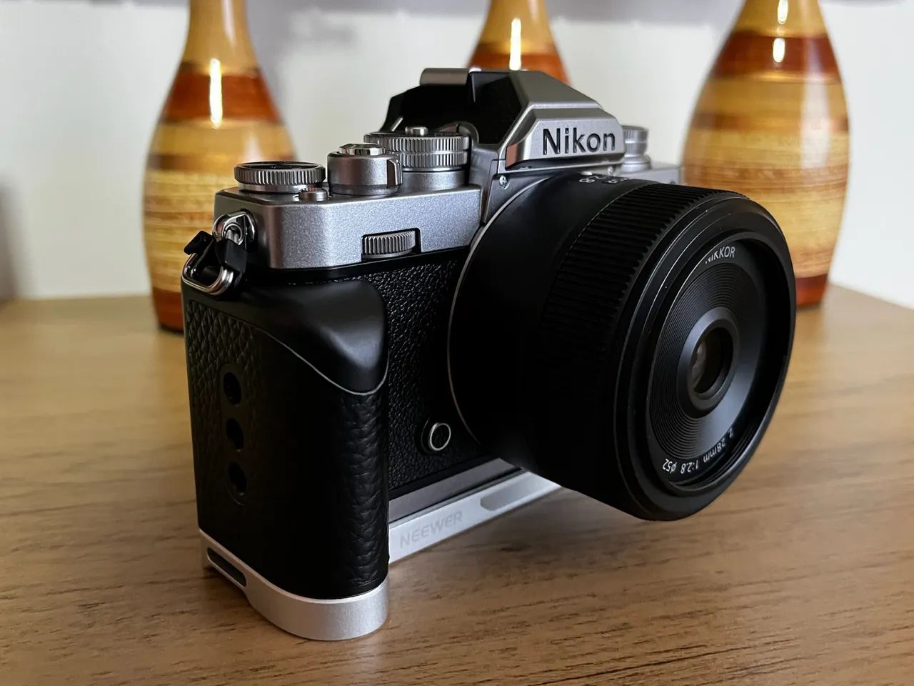 カメラ Nikon Z fc + lente Nikkor Z 28 mm 2.8 - Câmeras e Filmadoras