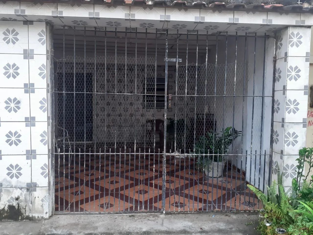 Casa com primeiro anda e com terreno. mas com casinhas mais quintal. - Foto 2