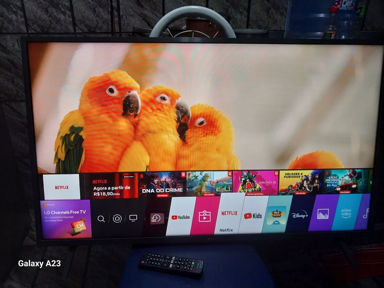Smart TV LG 43 polegadas - Tela impecável