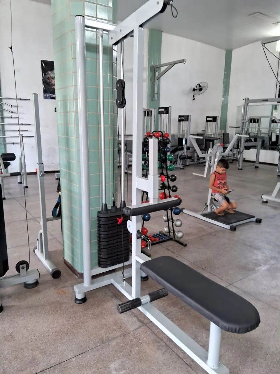 Pulley com remada baixa 