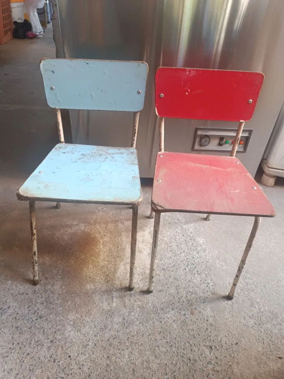 Cadeiras infantis vintage - Azul e vermelha