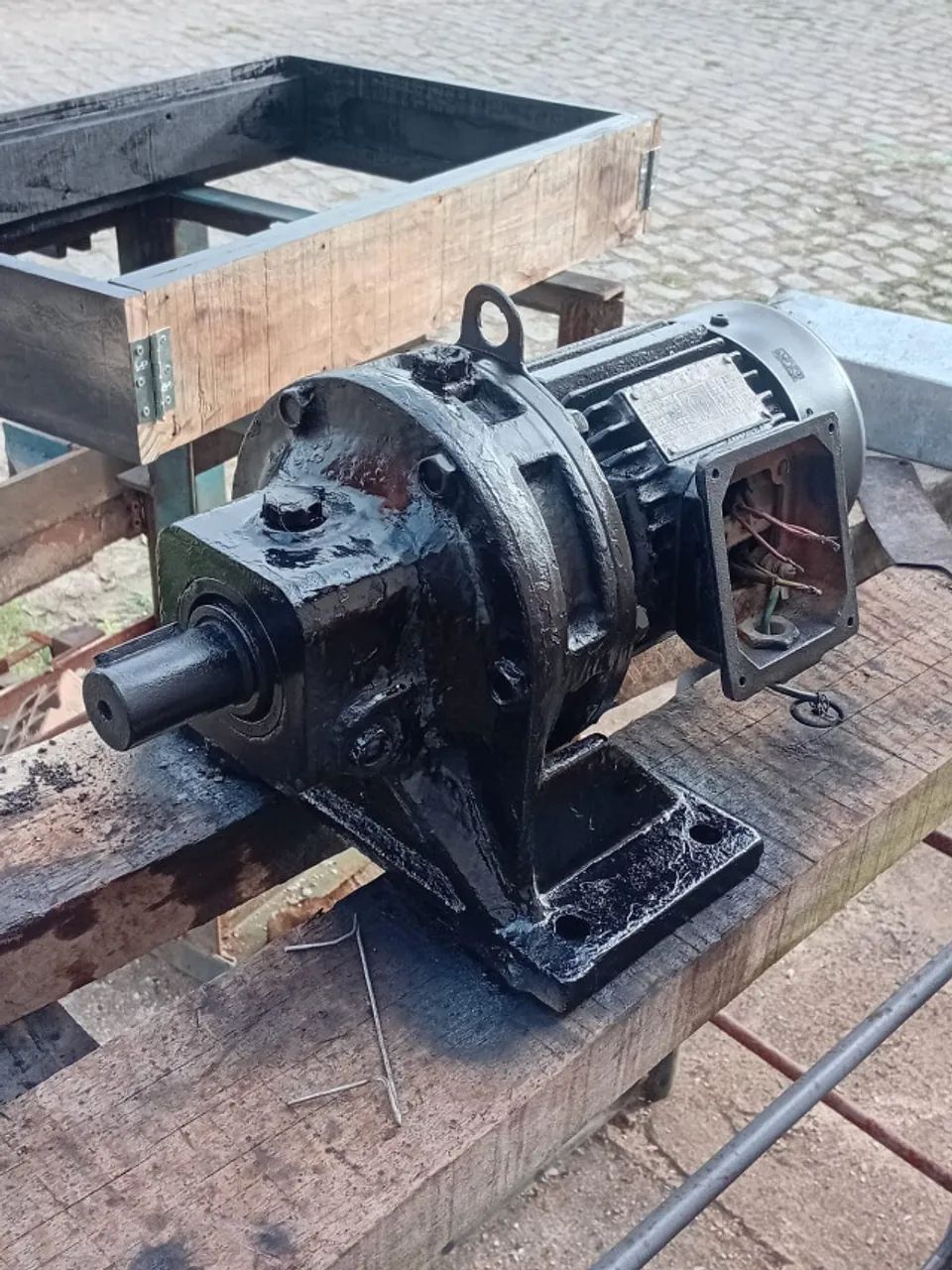 Motor trifásico com redutor