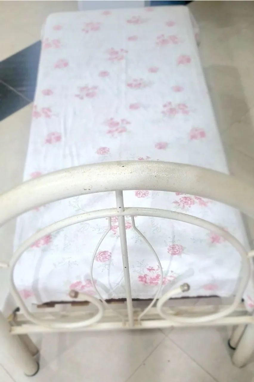 Vendo 1 cama solteiro (a unidade) - Foto 3