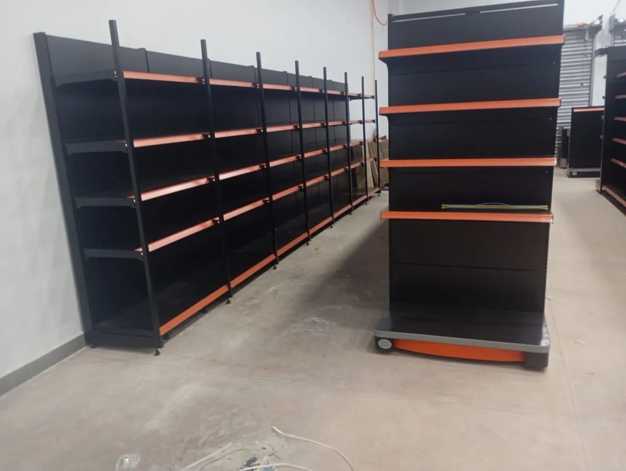 Gôndolas reforçadas para supermercados - novas