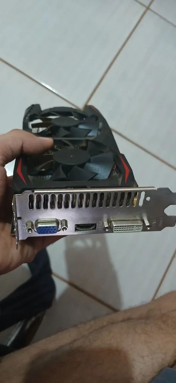 Excelente placa de vídeo em estado de nova - Foto 2