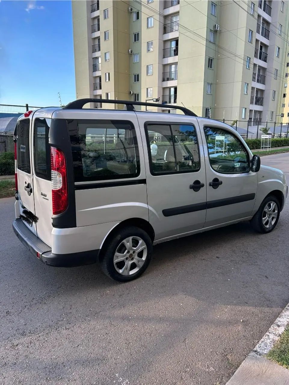 Fiat Doblo Essence 1.8 2021/2021 89 mil km  - Foto 3