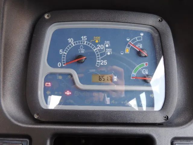 Trator Marca New Holland - TL5.80 - Foto 6