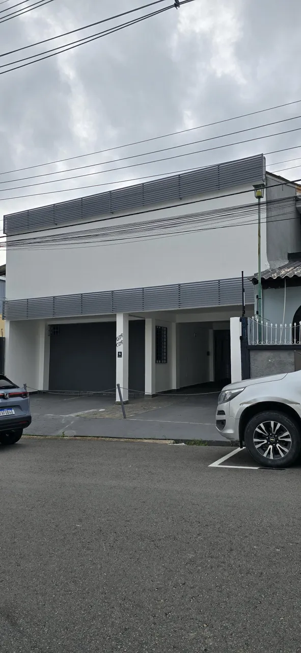 Prédio Comercial duplex no Vieiralves 300m2, 7 salas, piscina. Mobiliado. Porteira Fecha