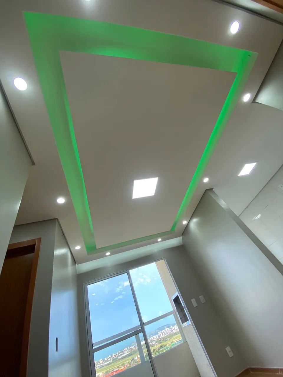 Pintura, gesso decorativo em geral.