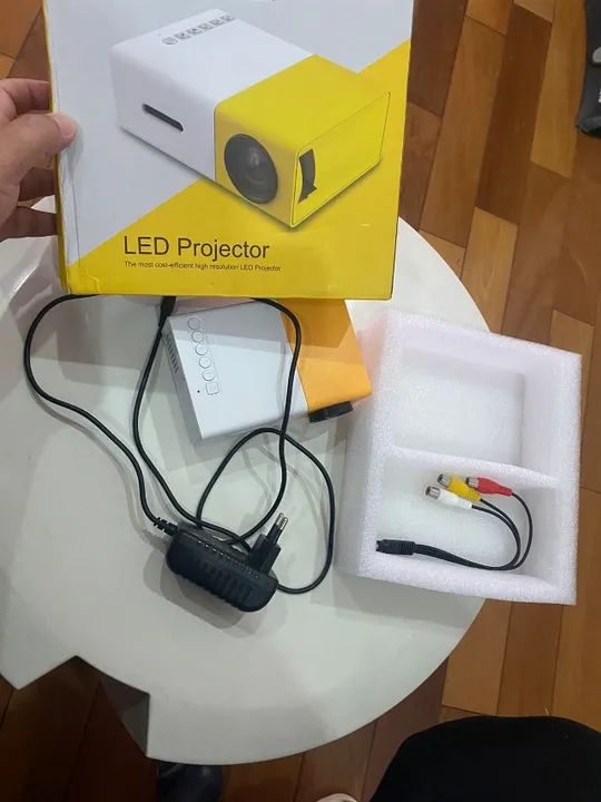 Projetor Led Portátil 1080p Cinema Filme Futebol Hdmi Tv Pc - Foto 2