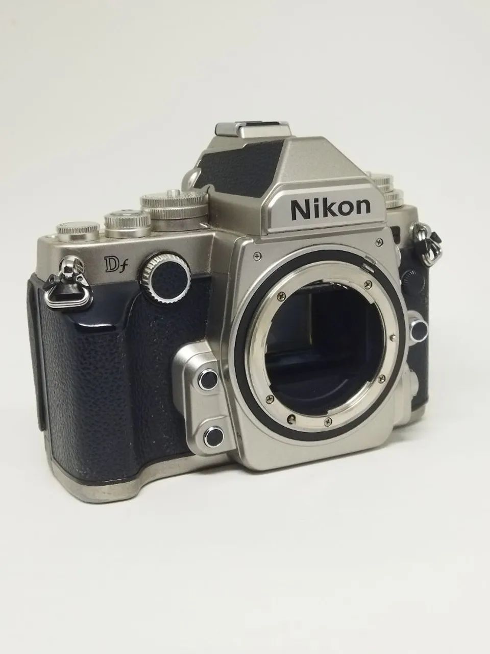 Câmera Nikon Df - Prata