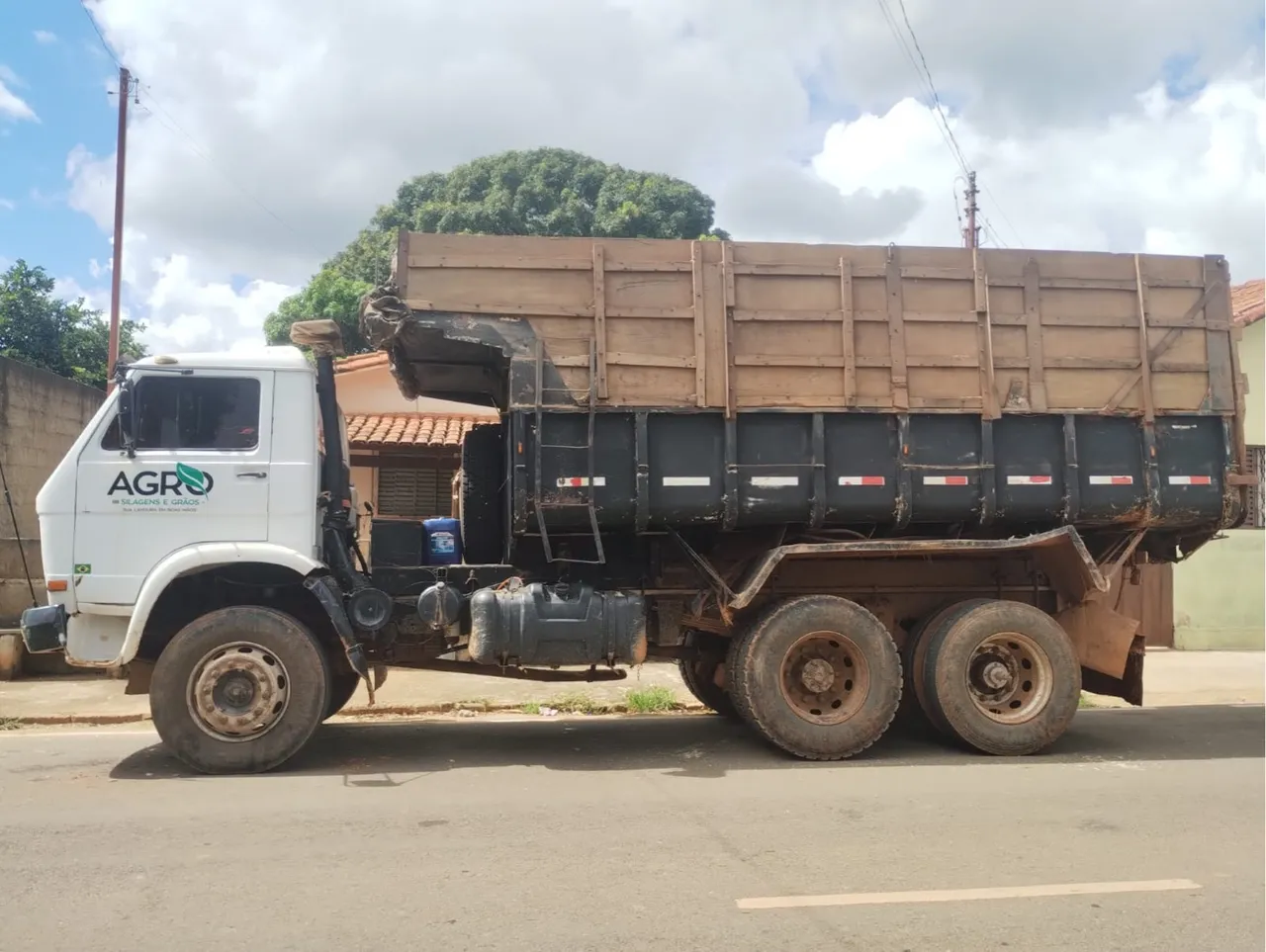 Vendo Caminhão truck basculante