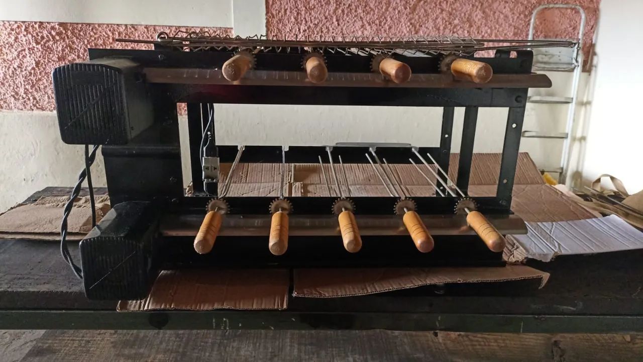 Churrasqueira Rotativa Elétrica